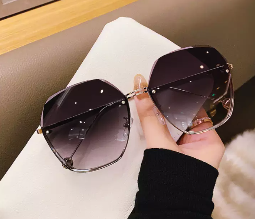 Alexa Oversized Sun Glasses
