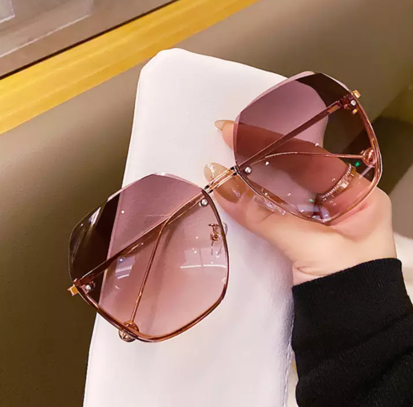 Alexa Oversized Sun Glasses