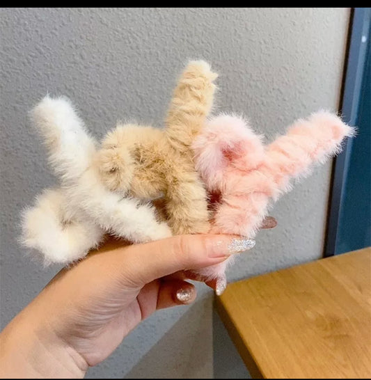 Korean Soft Furry Hair Claws Faux Fur Hair Clip Big Clamps Sweet Plush Hair Crabs Clip for Girls